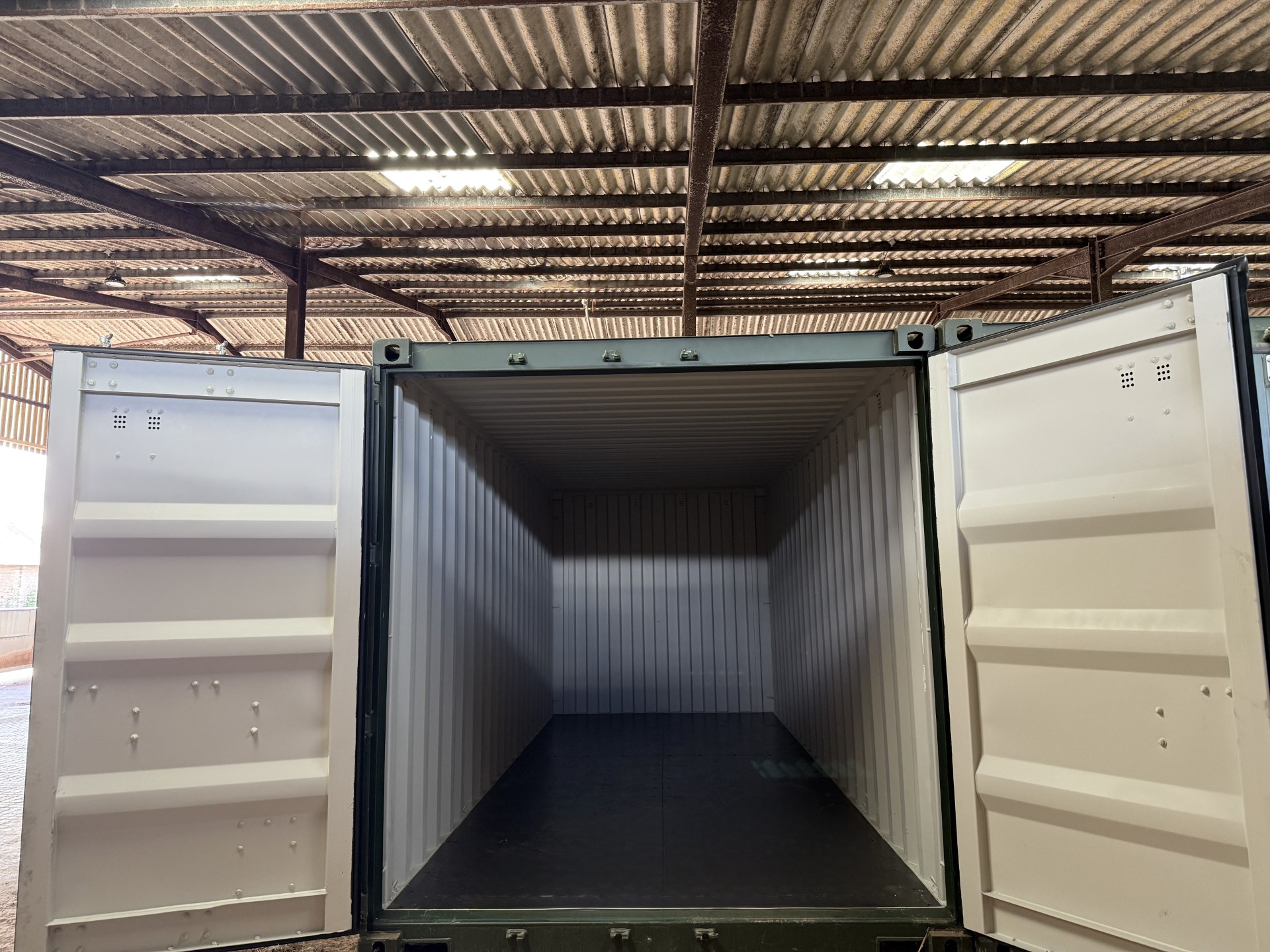 20ftinside 20ft inside